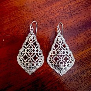 Kendra Scott drop earrings